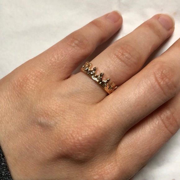 👑 Gold Crown Ring Size 5.5 - Picture 4 of 5